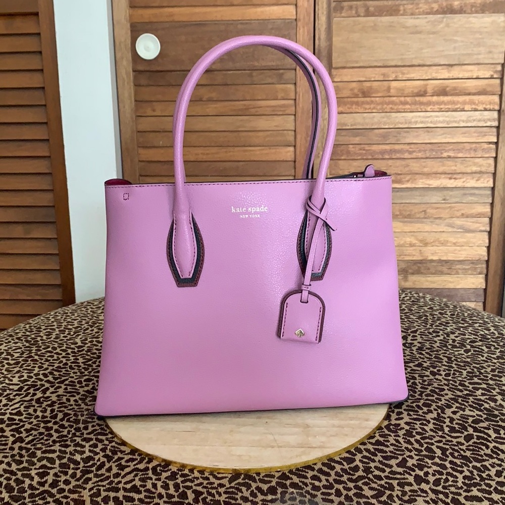 Beautiful Kate Spade hand bag